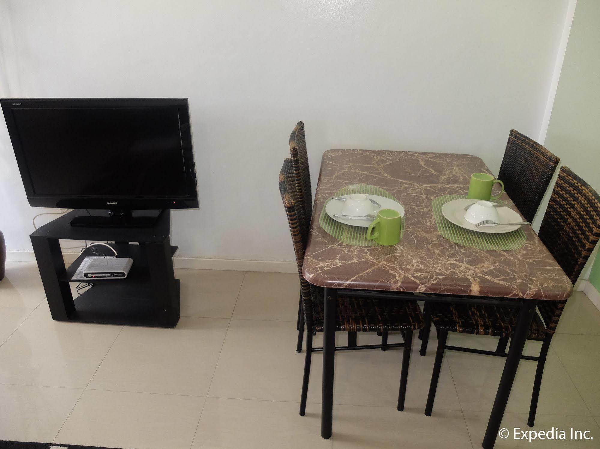 Elyseah Condotel Angeles Exterior photo