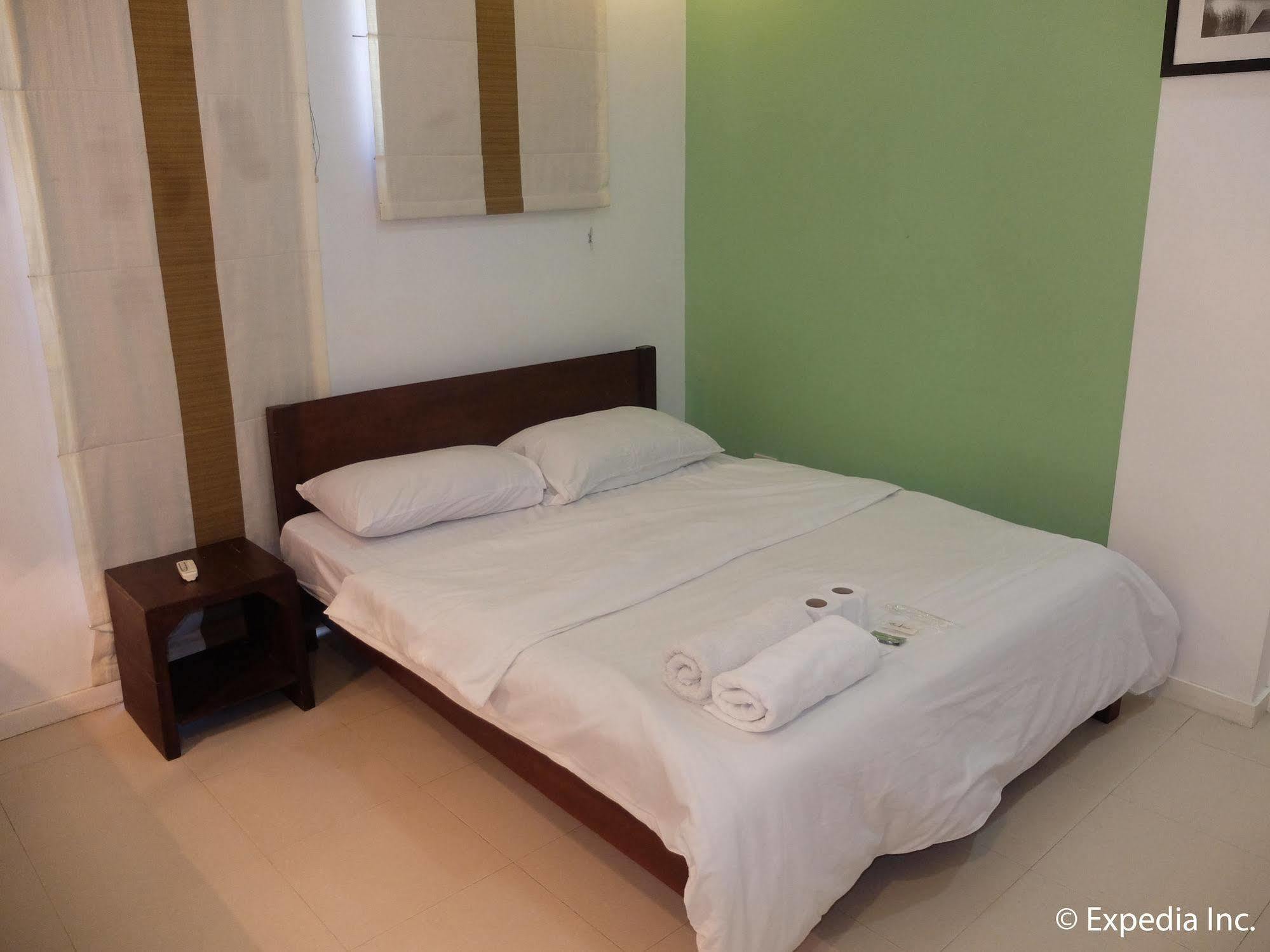 Elyseah Condotel Angeles Exterior photo