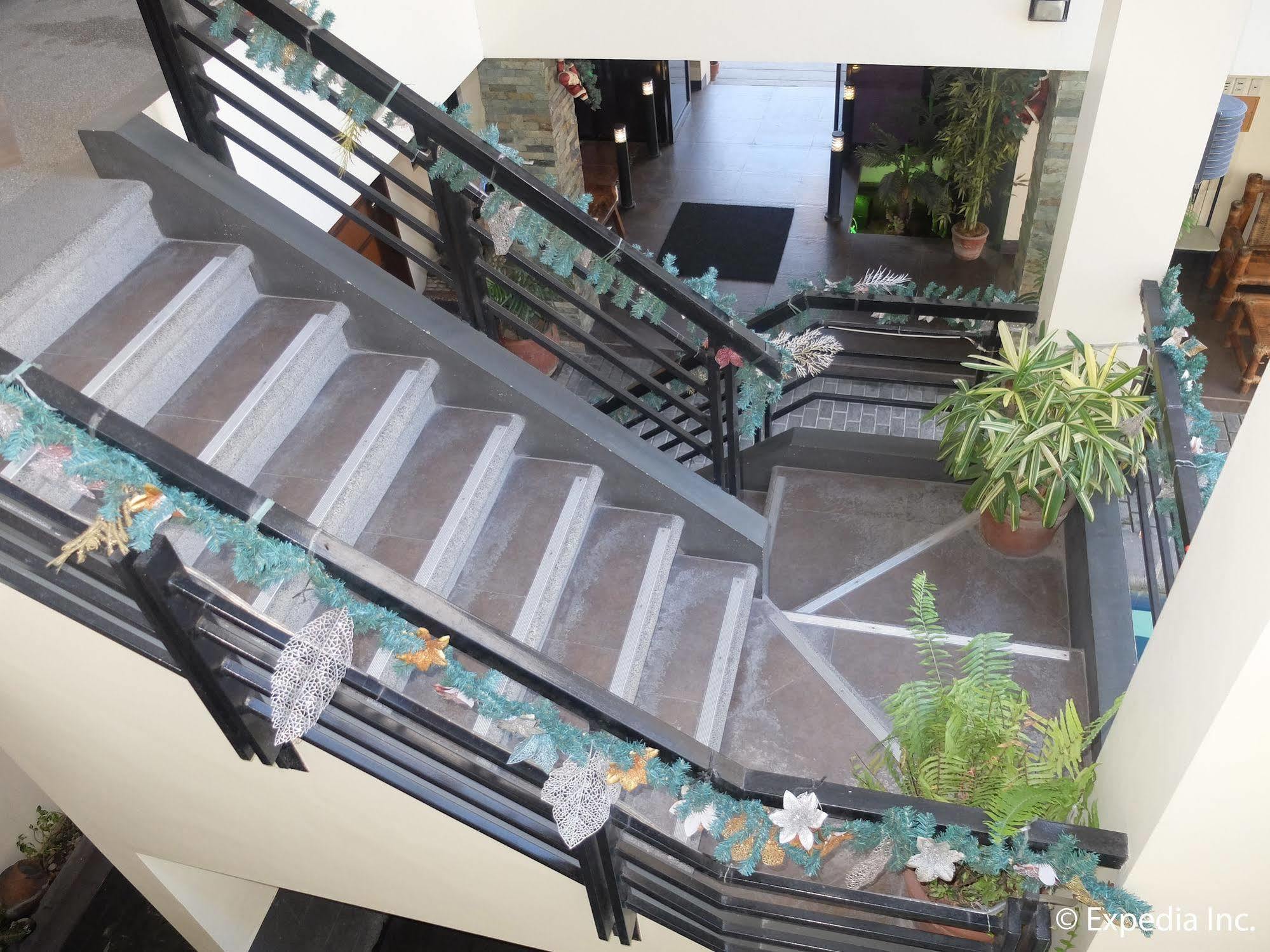 Elyseah Condotel Angeles Exterior photo